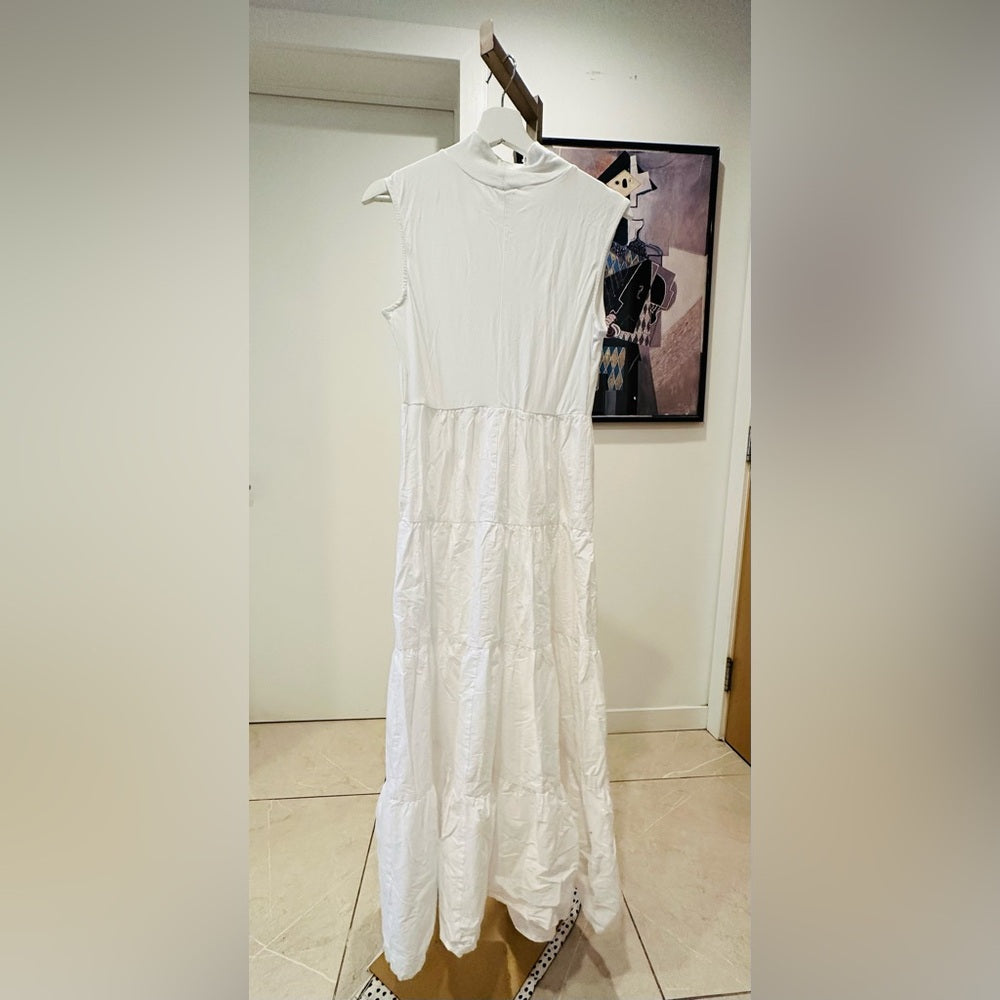 Leslie Mock Neck Sleeveless Tiered Maxi Dress
Love By Design Size Medium