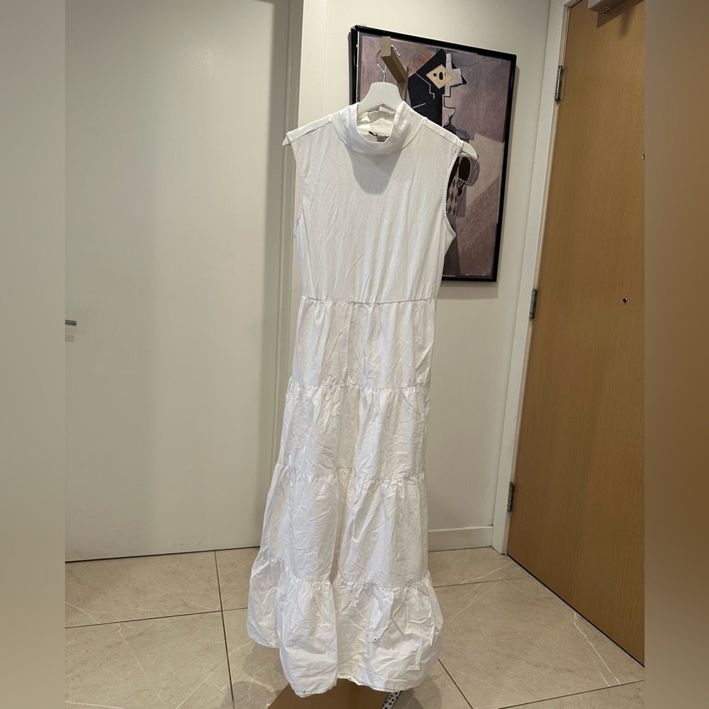 Leslie Mock Neck Sleeveless Tiered Maxi Dress
Love By Design Size Medium