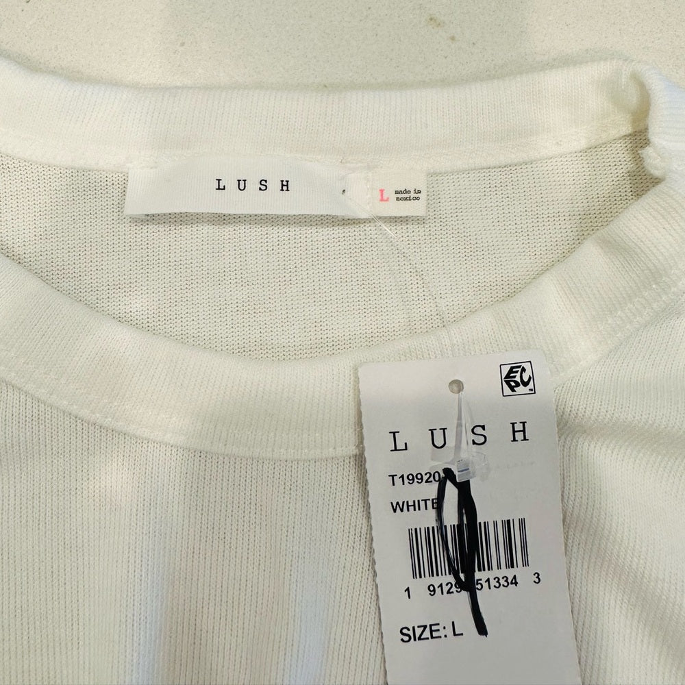 Lush Twisted White Front Long Sleeve Crop T-Shirt Size Large