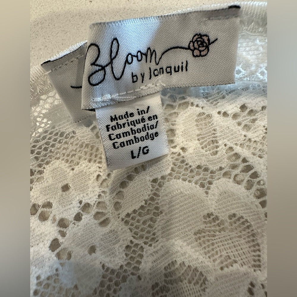 In Bloom by Jonquil White Lace Chemise with Sheer Details Size Large