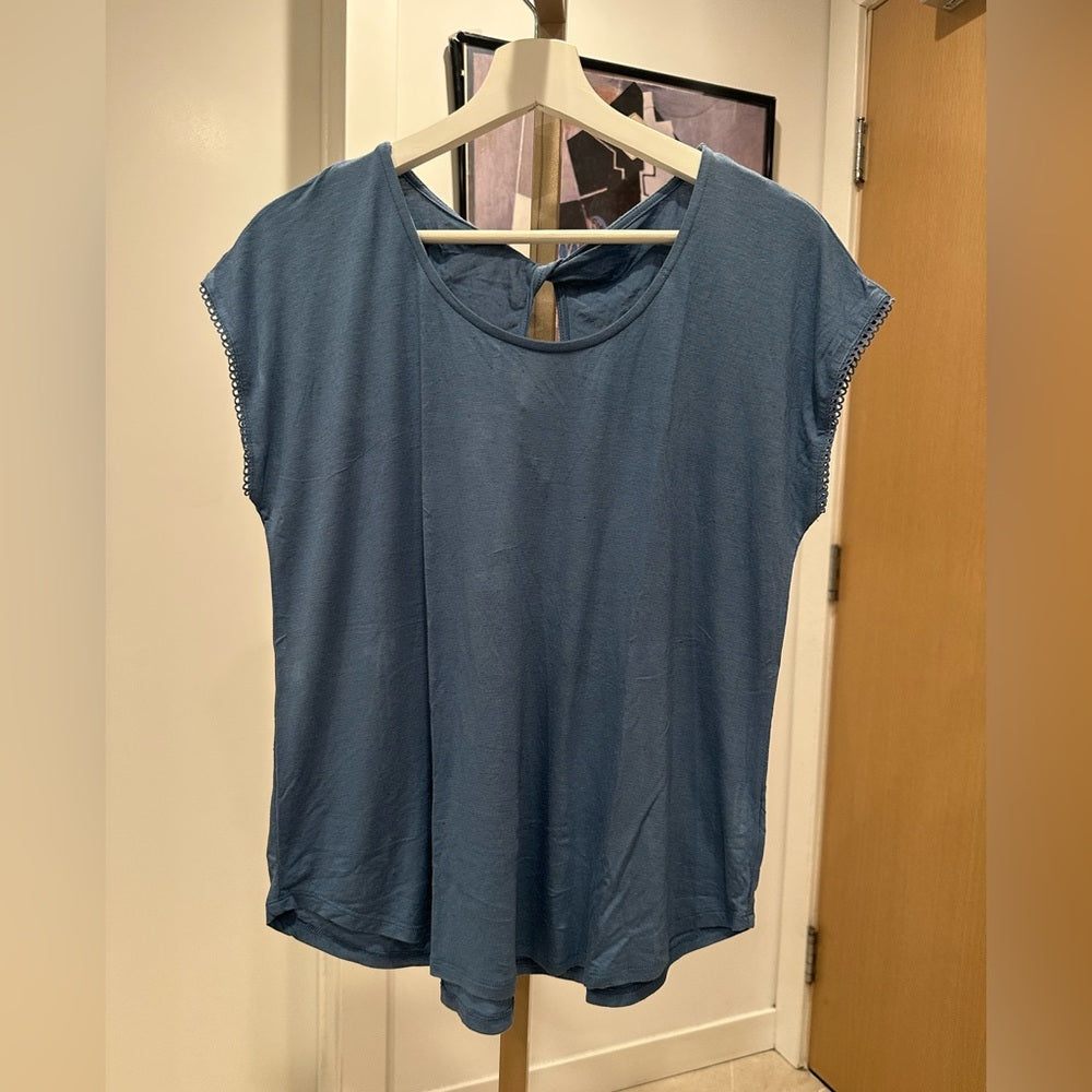 Bobeau Blue Relaxed T-Shirt Size Medium