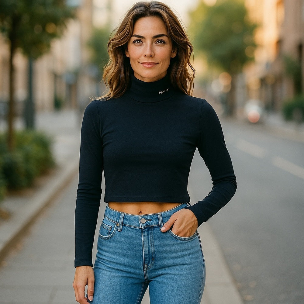 Urban Outfitters - NWT iets frans Cropped Turtleneck Top Size M